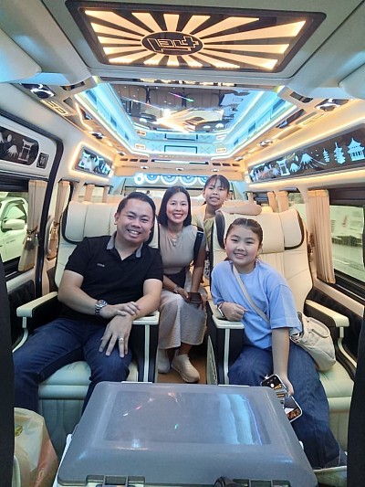 Van Rental With Driver, Van Rental Bangkok,Van Rental With Driver In Bangkok, Bangkok Van Service, Minivan Rental Bangkok, Round trip Floating Market Elephant Village Railway Market, Safari World Siam Park Dream World Around Trip, Ayutthaya Ancient City Tour, Pattaya Sightseeing Tour, Many More Place Tourist attractions Discover the best VIP van service in Bangkok with experienced drivers. From airport transfers to day tours, we've got you covered for a memorable trip!